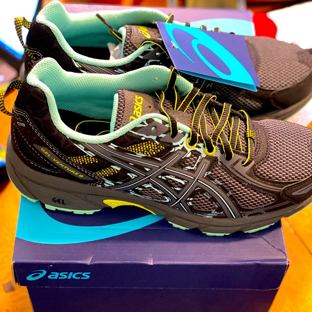 ASICS women’s running shoes size 8.5 US